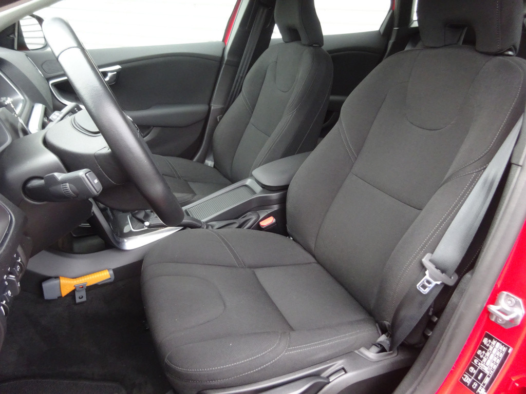 Volvo V40 cross country 2.0 d2 kinetic automaat 1e eigenaar / automaat / cl