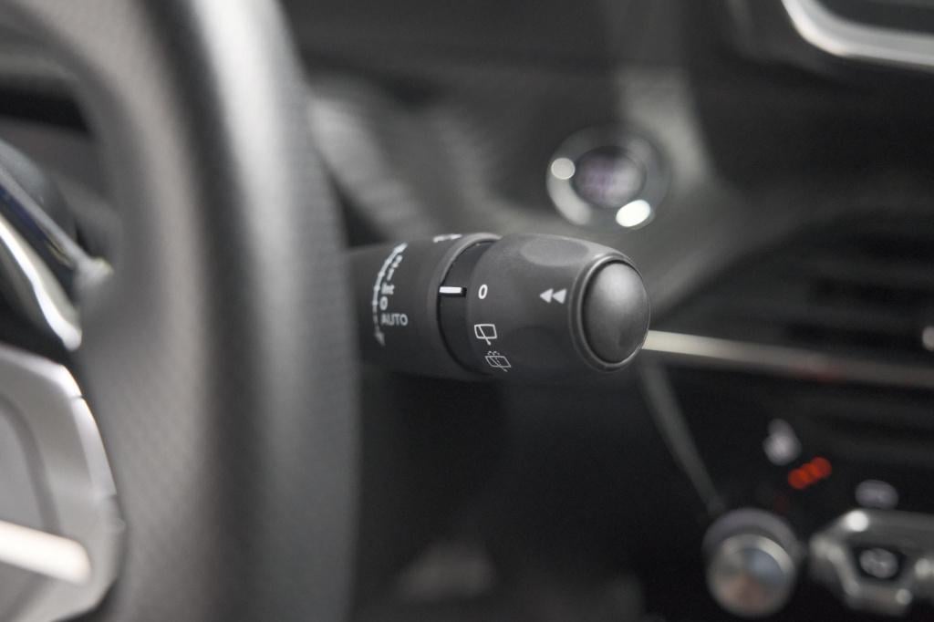 Peugeot 208 1.2 hybrid 145 e-dcs6 gt | alcantara pakket | camera | apple ca