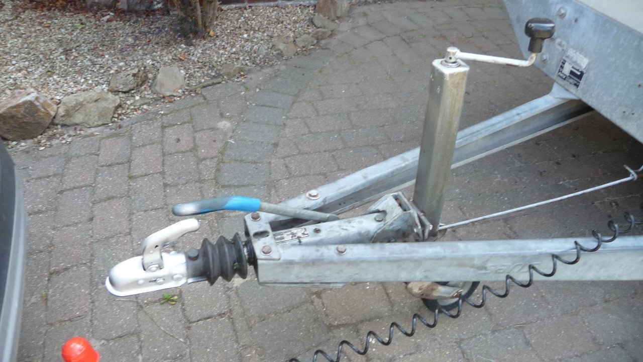 TE KOOP GEREMDE PLATEAUWAGEN merk SARIS met KENTEKEN