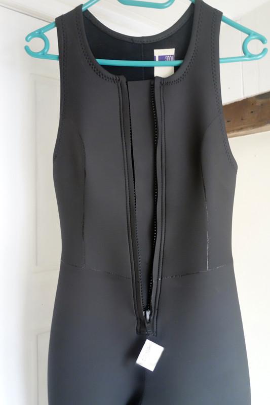 2 delig dames surfpak, wetsuit S