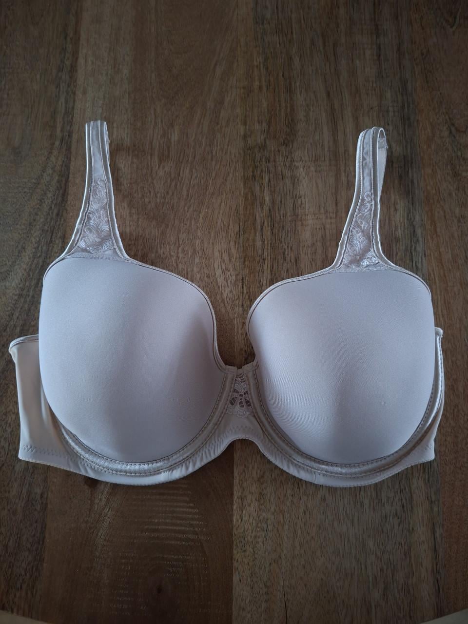 Te koop nieuwe BH kleur beige