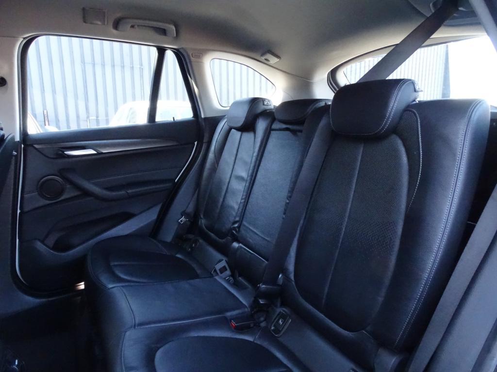 BMW X1 sdrive18i x-line | leder | led