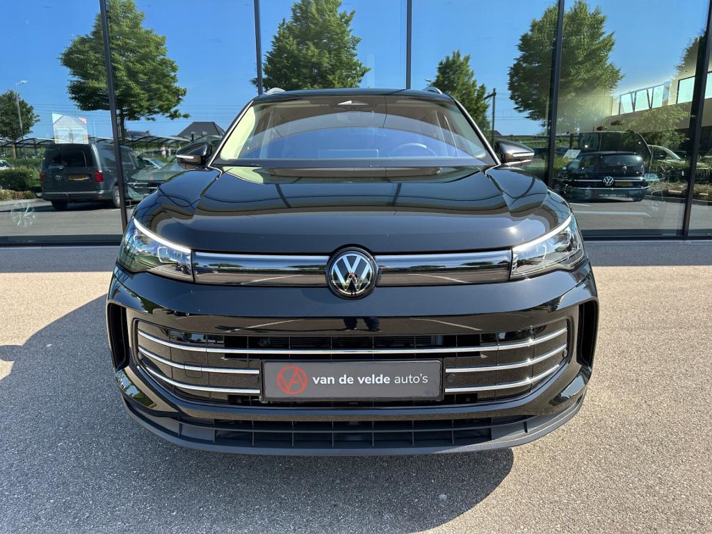 Volkswagen Tiguan 1.5 ehybrid elegance 204pk | trekhaak | camera | head-up 