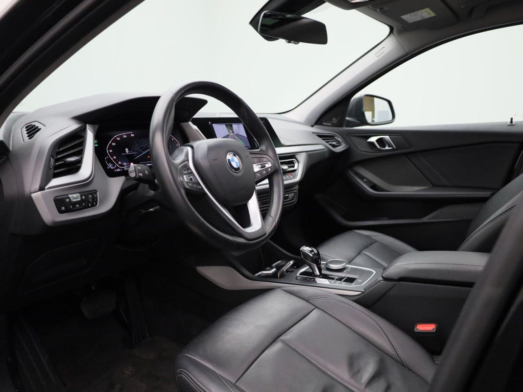 BMW 1 Serie 118i executive | automaat | schuifdak | leder | stoel verwarmin