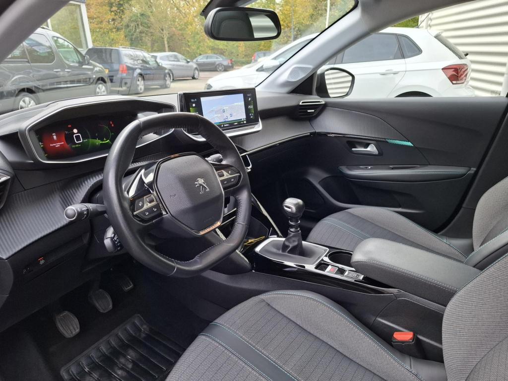 Peugeot 208 1.2 100 allure pano/clima/nav/cam