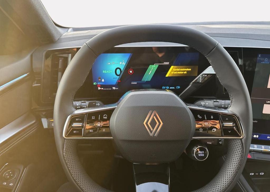 Renault Austral 1.2 e-tech full hybrid 200 techno - nieuw model / pack look