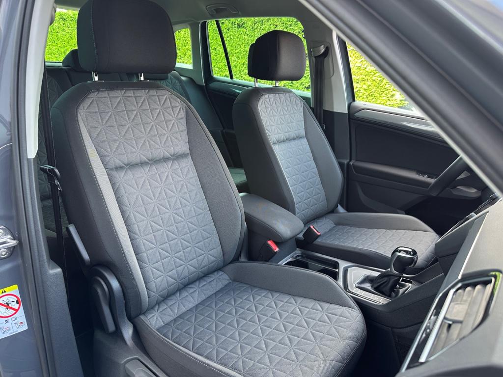 Volkswagen Tiguan 1.5 tsi 150pk dsg life | camera | trekhaak | navi | carpl