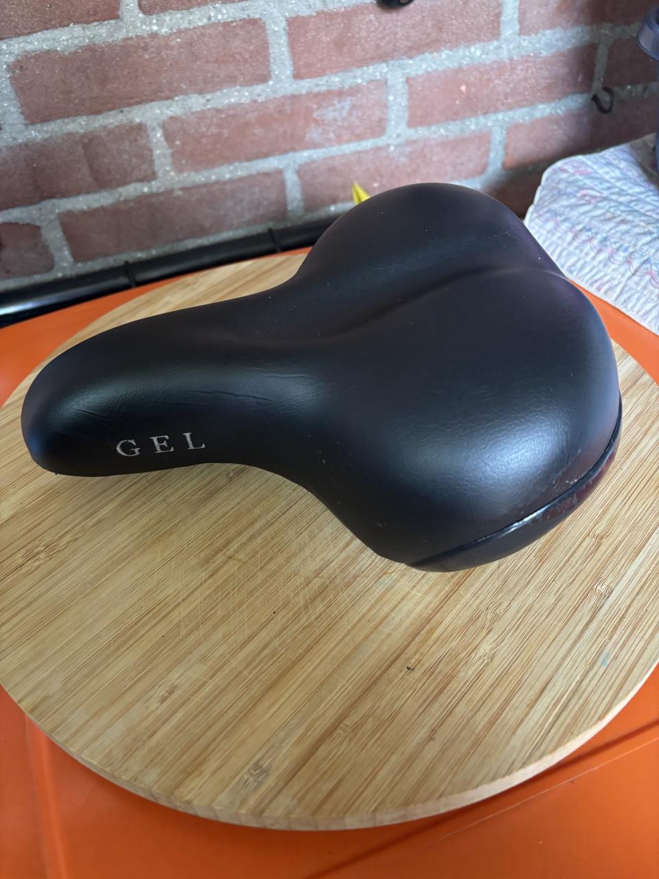 Te koop 3x fietszadels