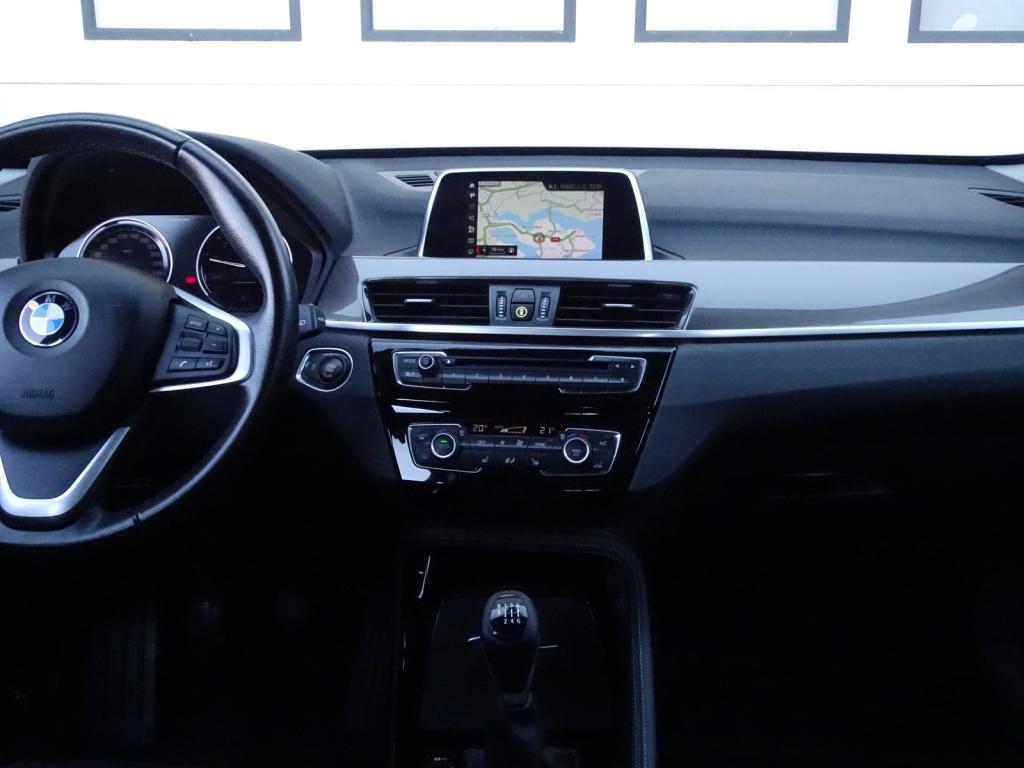 BMW X1 sdrive18i x-line | leder | led