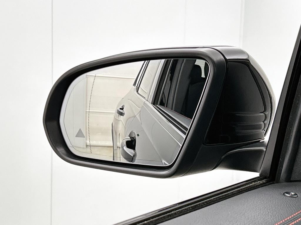 Mercedes-Benz Glb 180 business solution amg | panoramadak | sfeerverlichtin