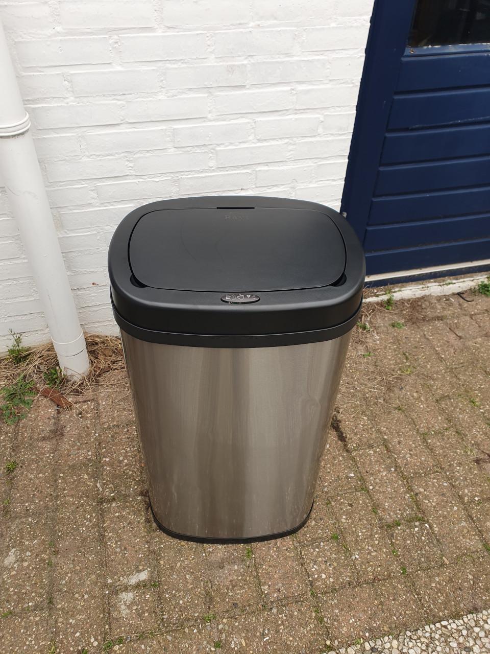 Bayt prullenbak met sensor – 60 L zilver | beschadigd