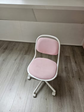 Bureaustoel en tafeltje + stoeltje