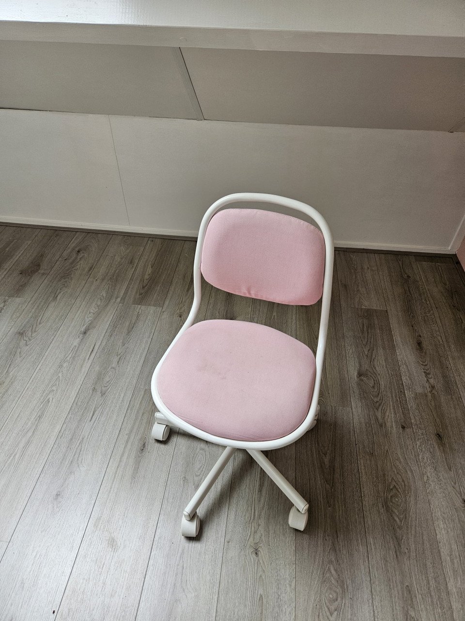 Bureaustoel en tafeltje + stoeltje