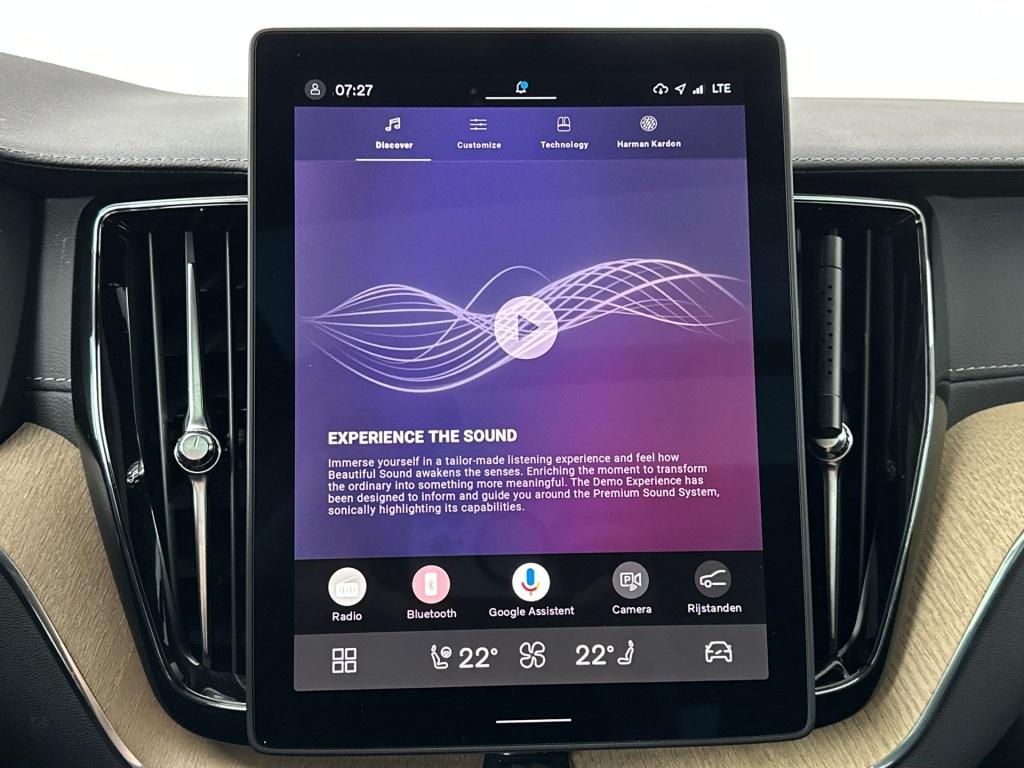 Volvo XC60 t6 398pk recharge ultra dark| pano| hud| 360camera|