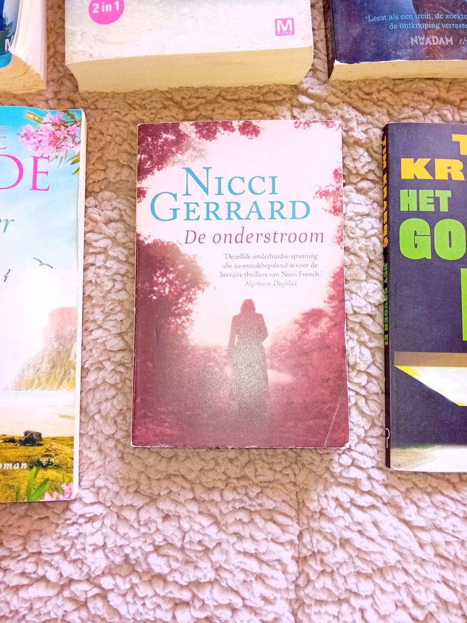 Boeken Thriller en Roman