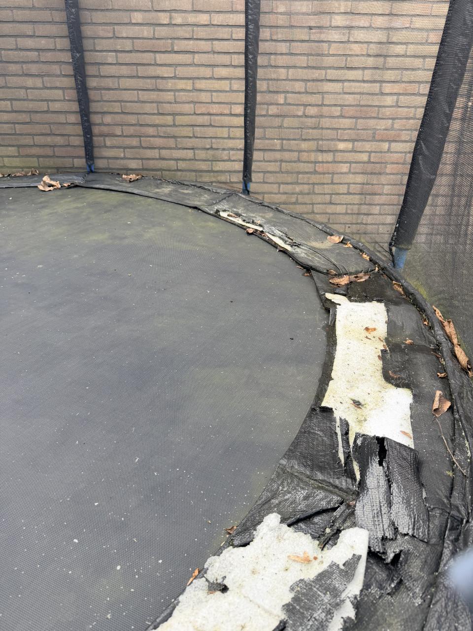 TRAMPOLINE (GROOT) GRATIS