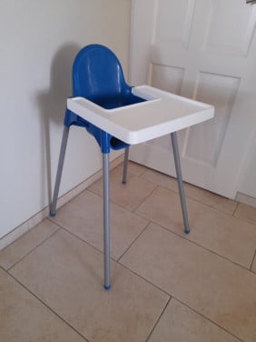 Ikea kinderstoel met goedel ( in goede nette staat )