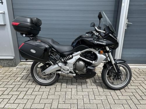 Kawasaki Versys 650 uit 2007, kofferset, handguards, valprotectie etc €2695