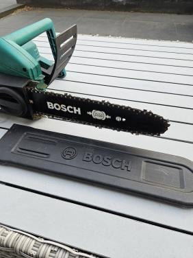 Werkende zgan Bosch AKE 30 S elektrische kettingzaag 1800W