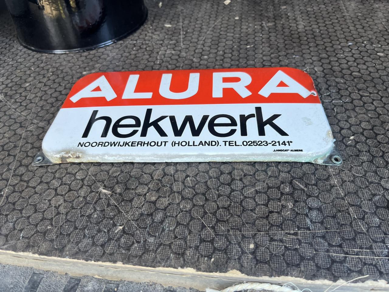 Emaille bord Alura hekwerk