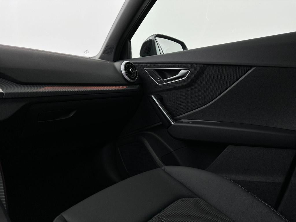 Audi Q2 s edition 35 tfsi 110 kw / 150 pk hatchback 7 vers