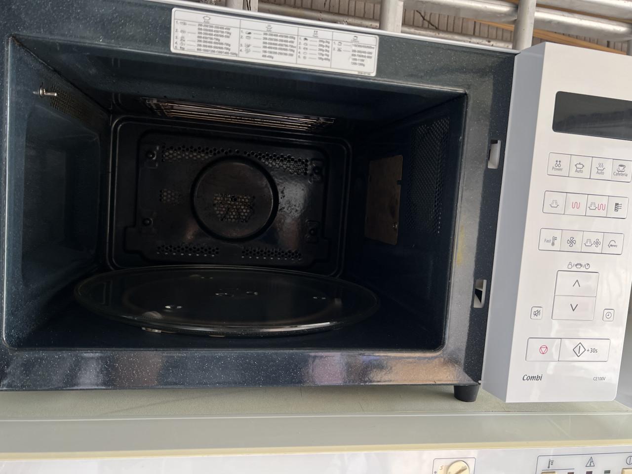 Vrijstaand Combi Magnetron met heteluchtoven en Grill 28 liter
