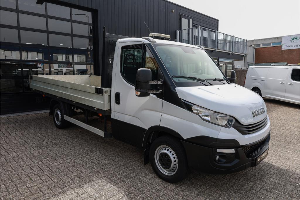 Iveco Daily 35s14 2.3 375 a8 aut open laadbak 410cm i trekhaak i standkache