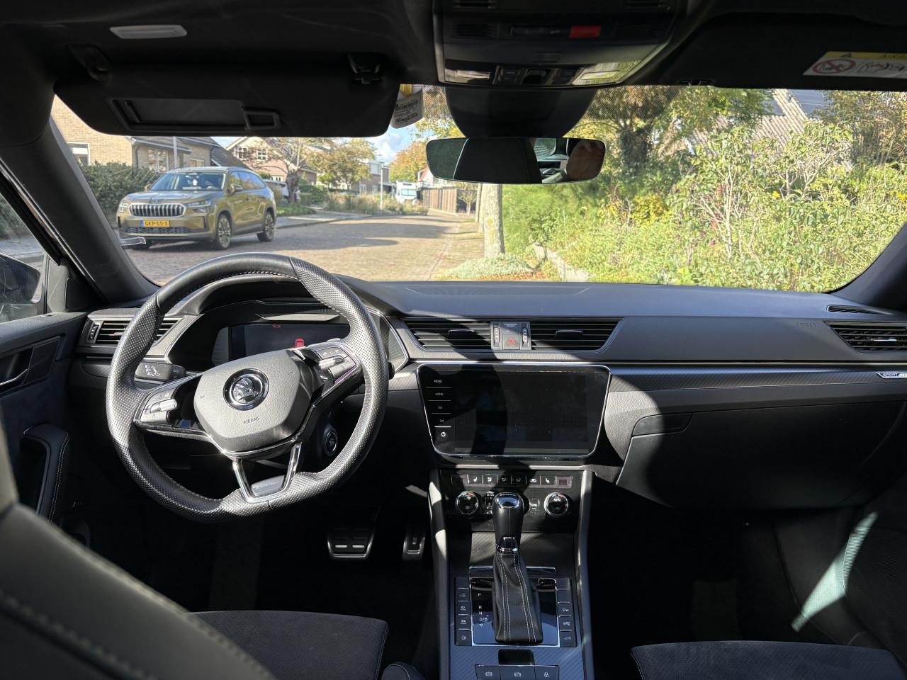 Skoda Superb IV Sportline Vol optie met winterset