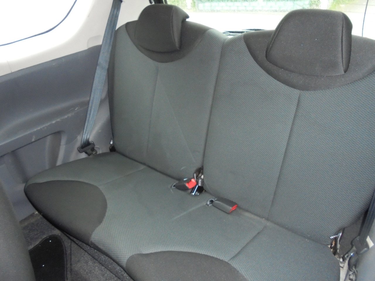 Aygo 1.0-12V drie deur Bwjr.2009 Apk vol jaar N.A.P leuke nette auto € 3250