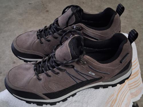 Nieuwe wandelschoenen.