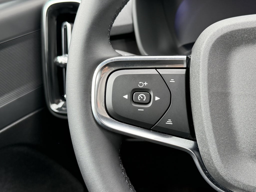 Volvo C40 extended plus 82 kwh | trekhaak| pano| achteruitrijcamera| stoel