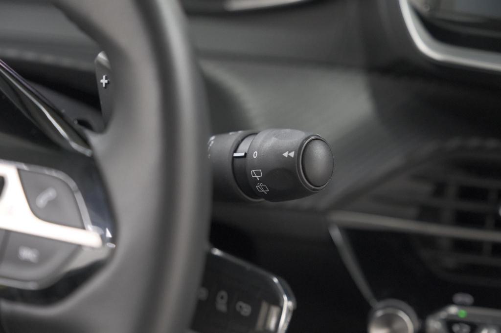 Peugeot 208 1.2 hybrid 110 e-dcs6 style | parkeersensoren | apple carplay |