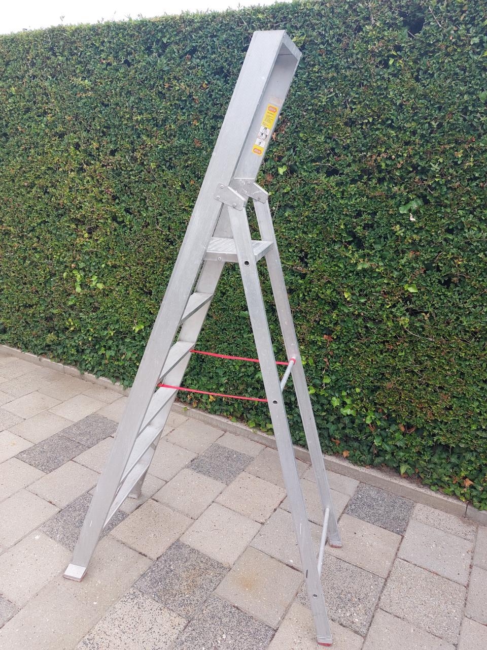 Stevige professionele Altrex trap