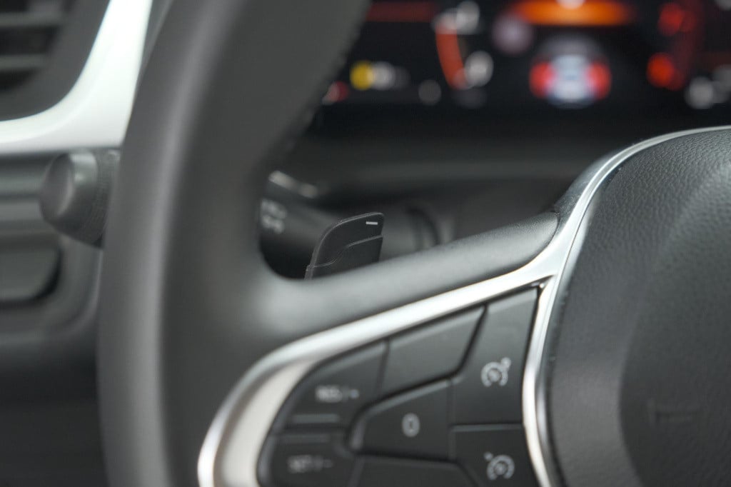 Renault Captur tce 140 edc techno | camera | 9.3 inch groot scherm | stoelv