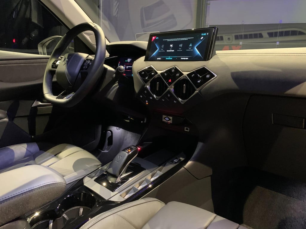Ds Ds 3 crossback e-tense so chic 50 kwh *leder*appconnect*head-up*camera* 