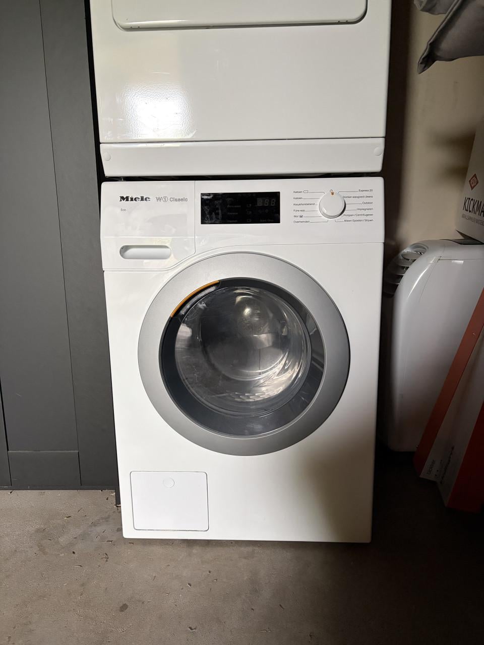 Miele wasmachine en wasdroger, resp. uit 2018 en 2009