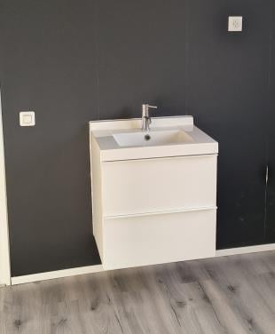 Wastafel met onderkast en kraan