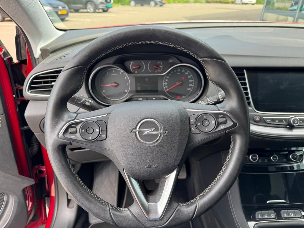 Opel Grandland X 1.2 turbo business executive