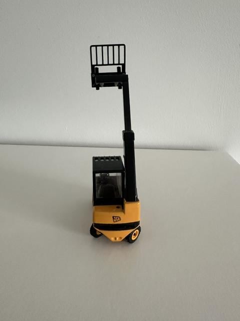 Verzameling landbouw miniaturen, o.a. Fendt & Valtra Valmet