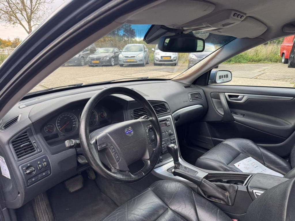 Volvo V70 2.4 d5 edition ii nieuwe apk