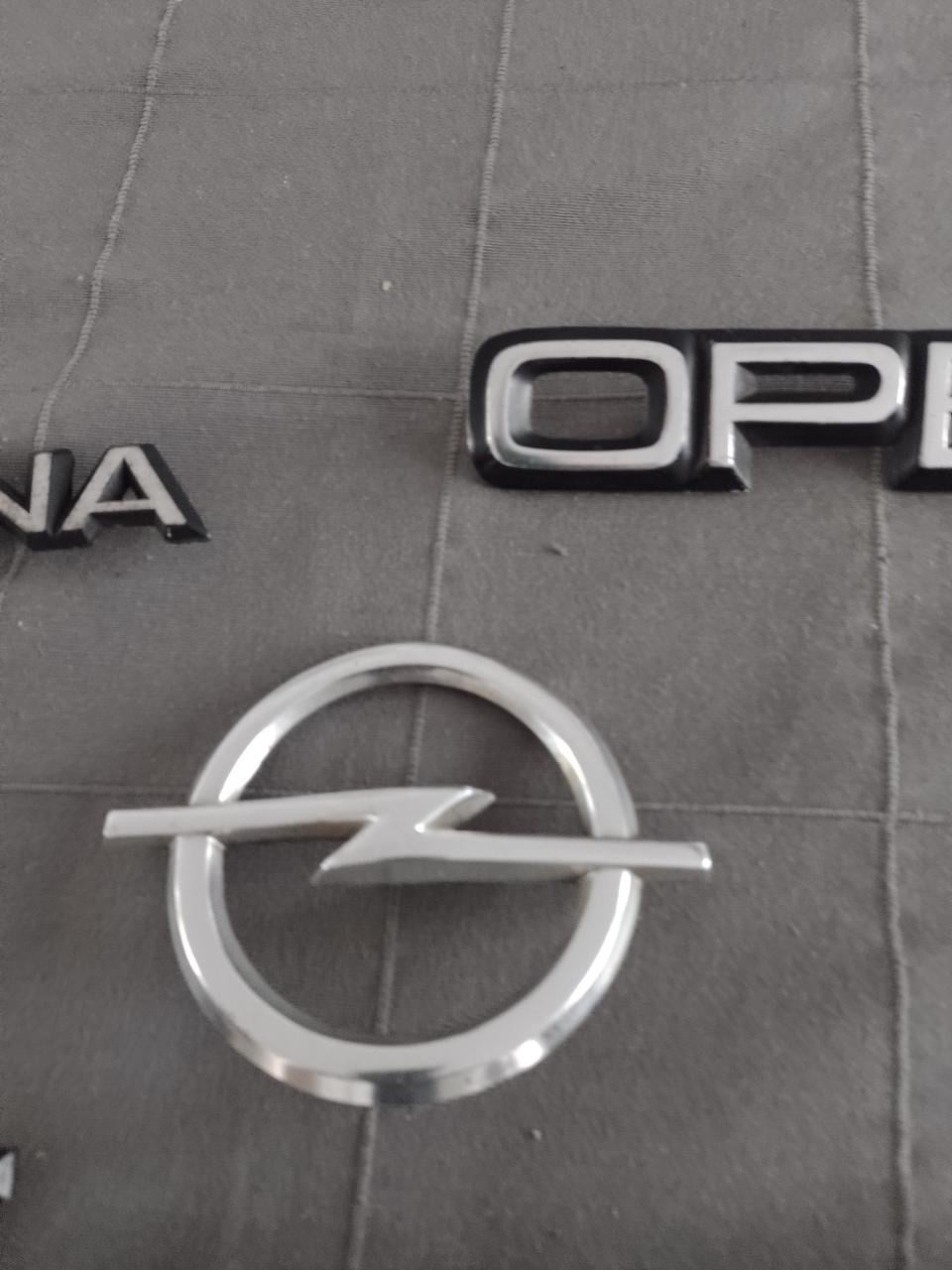 Originele  Emblemen Opel Record-Ascona-Kadett-wieldeksels