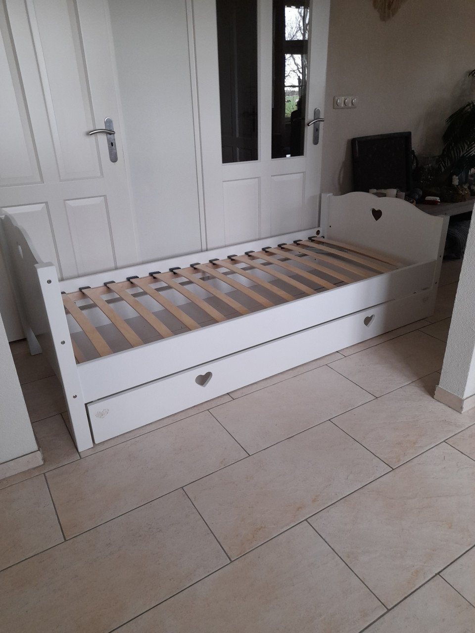 1 Persoons bed met lade 90 x 200 (in goede staat)
