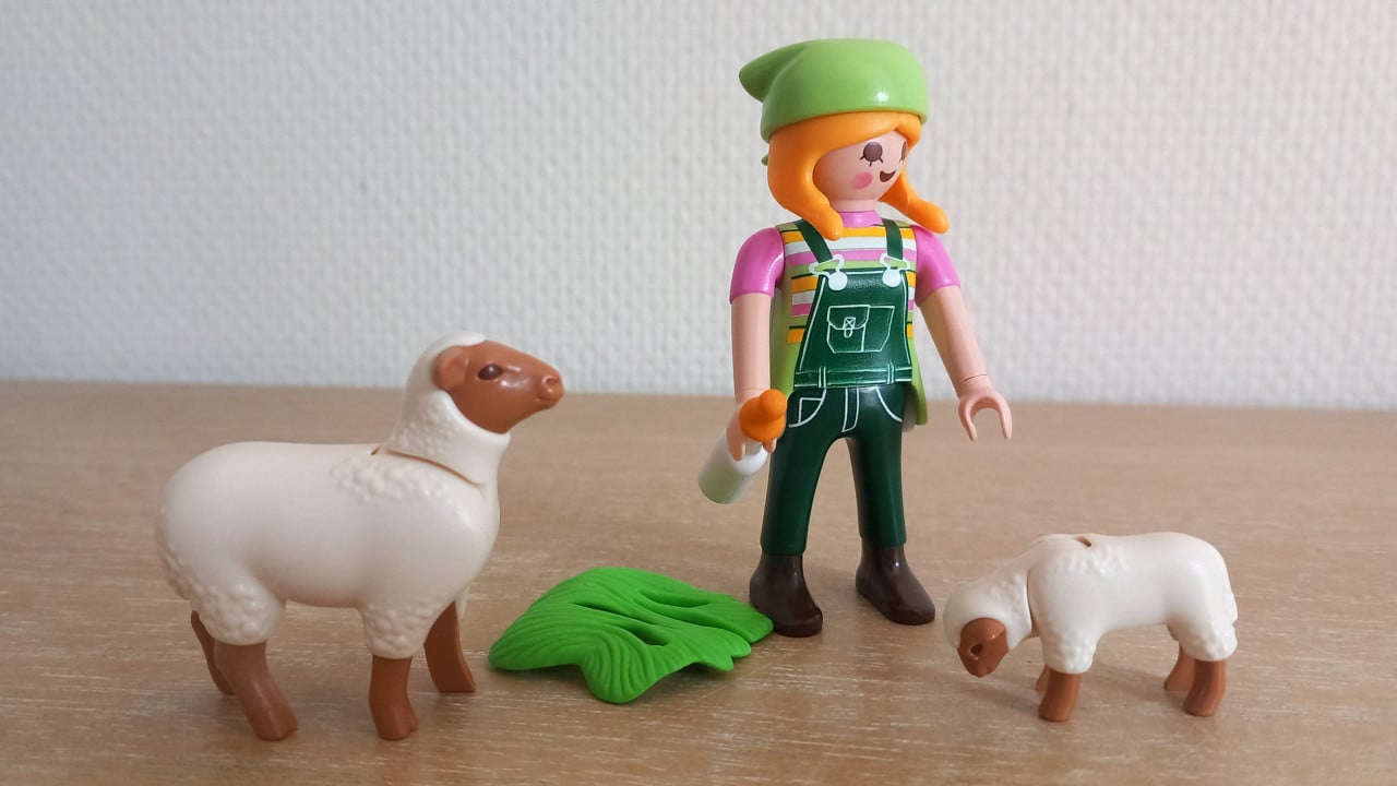 Playmobil boerin met schaapjes setnr 9356