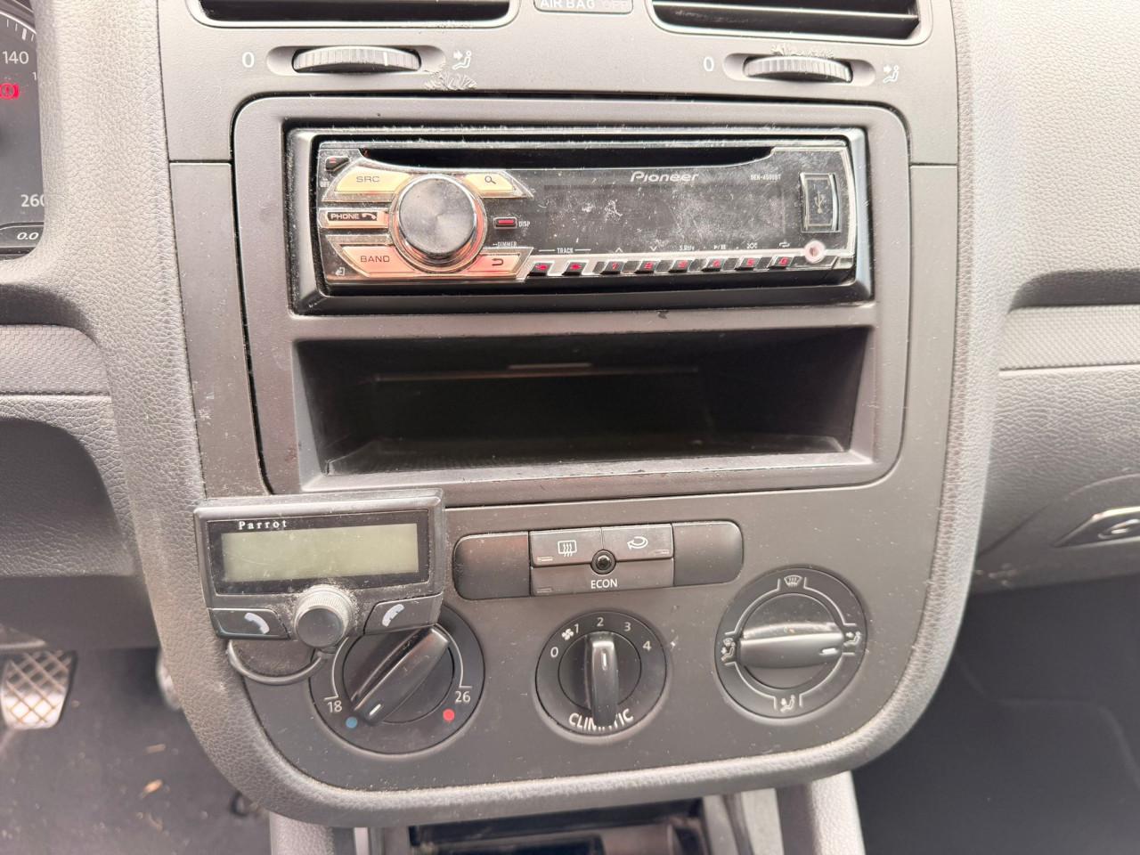 Volkswagen Golf 1.6 FSI Turijn APK tot September! €999 Rijd goed!