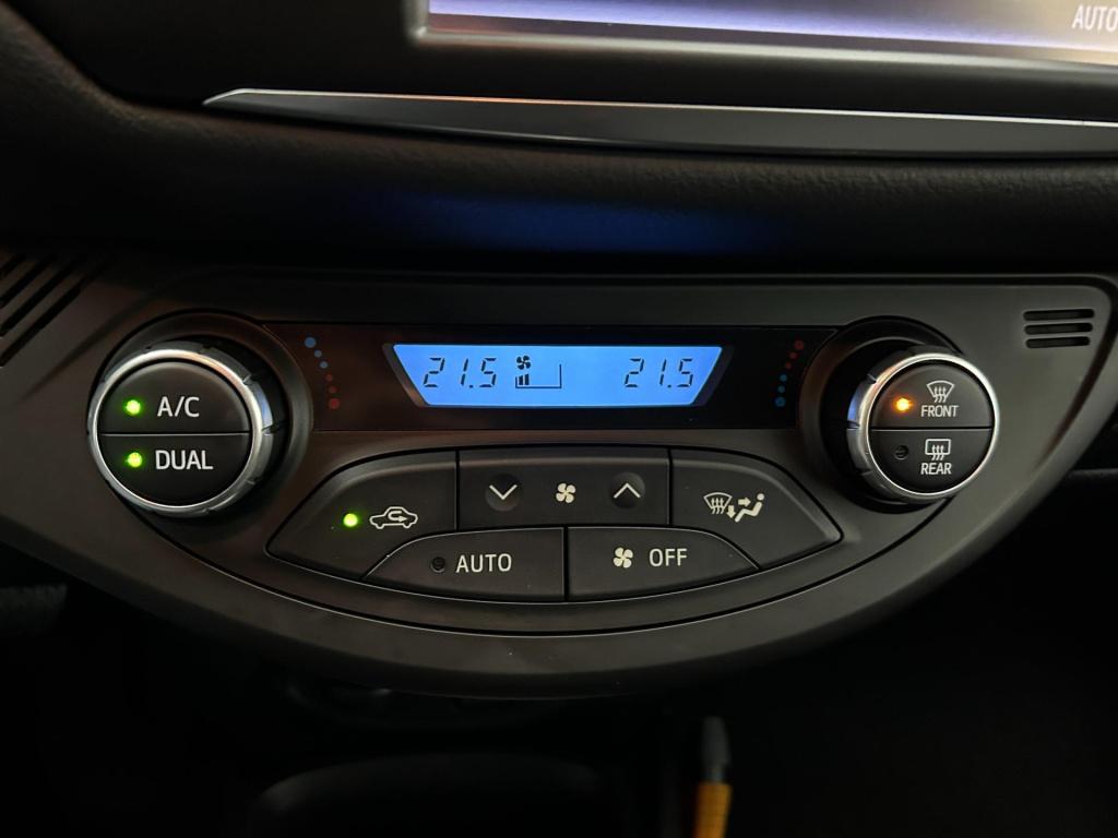 Toyota Yaris occasion 1.5 hybrid premium | airco | grijs | tweedehands toyo