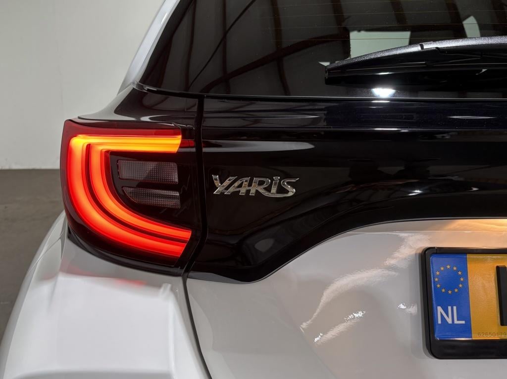 Toyota Yaris 1.5 hyb. 115 first edition | pdc |