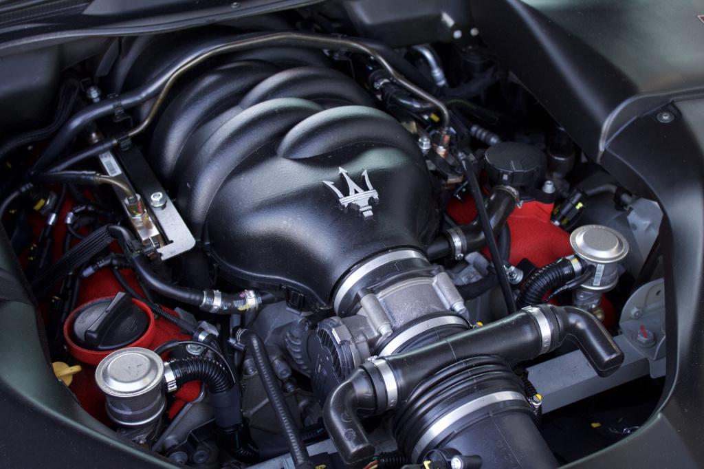 Maserati Granturismo 4.7 s | btw auto | bose | leder | youngtimer |