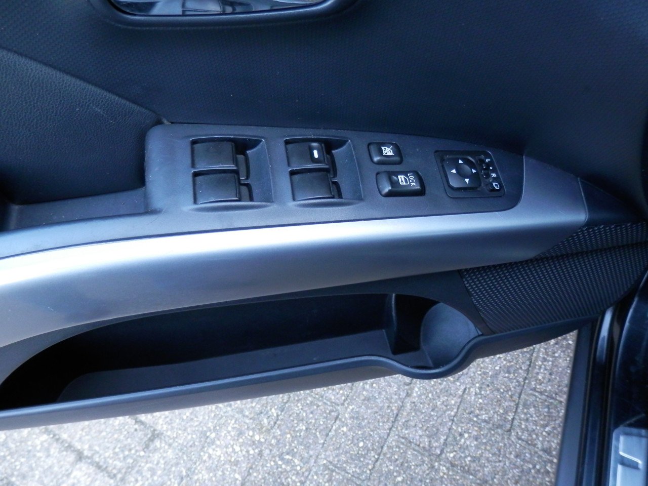 Auto Garant Biedt Aan: Mitsubishi Outlander 2.4 Instyle Automaat