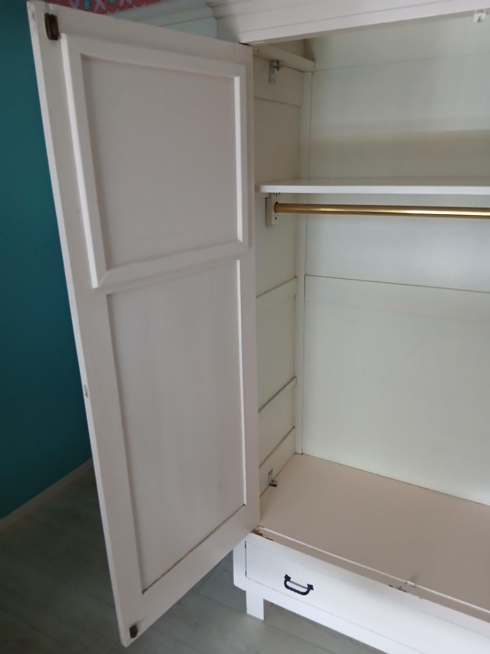 Te koop kledingkast met spiegels