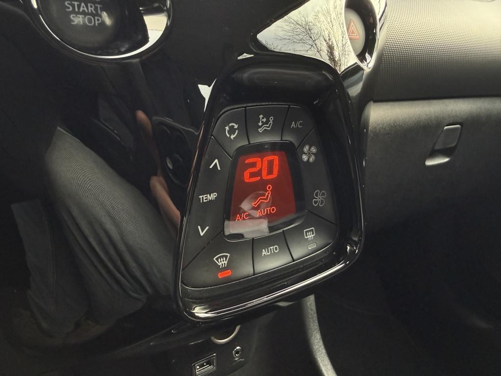 Peugeot 108 1.0 e-vti allure // apple carplay // android auto //